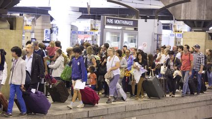 Des centaines de voyageurs n'ont pas pu prendre leur train à la gare Montparnasse (Paris) le dimanche 30 et lundi 31 juillet 2017. (MAXPPP)