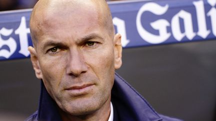 L'entraîneur du Real Madrid, Zinédine Zidane, lors du déplacement de son équipe à La Corogne, mercredi 26 avril 2017 au stade de Riazor (Espagne). (JOSE MANUEL ALVAREZ REY / NURPHOTO / AFP)