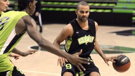 Tony Parker sous les couleurs de l'ASVEL