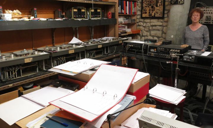 A l'intérieur de la maison atelier de  Pierre Henry.
 (Benoît Hasse/PHOTOPQR/LE PARISIEN/MAXPPP)