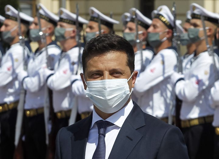 Le président ukrainien&nbsp;Volodymyr Zelensky durant une cérémonie officielle à Kiev, le 21 juillet 2020.&nbsp; (STR / NURPHOTO / AFP)