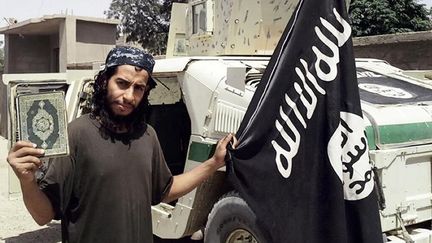 Photo non datée d'Abdelhamid Abaaoud, le commanditaire présumé des attentats de Paris.  (DABIQ / AFP)