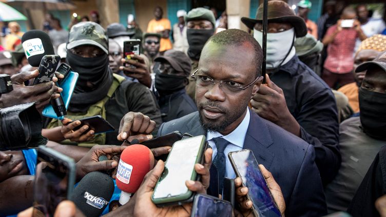 Ousmane Sonko, president of the Senegalese Patriots for Work, Ethics and Fraternity (PASTEF) opposition party, gives a press statement at the HLM basic school in Ziguinchor, Senegal, July 3, 2022. (MUHAMADOU BITTAYE / AFP)