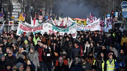 Manifestation contre la réforme des retraites à Paris, le 24 janvier 2020. (STEPHANE DE SAKUTIN / AFP)