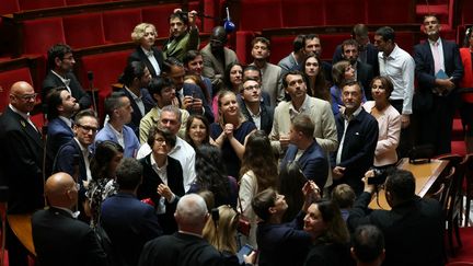 Des députés de La France Insoumise dans l'hémicycle de l'Assemblée nationale, à Paris, le 9 juillet 2024. (ALAIN JOCARD / AFP)