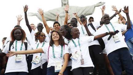 Les 10 athlètes de l'équipe olympique des réfugiés, à Rio. (? KAI PFAFFENBACH / REUTERS / X00446)