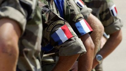 Un groupe de soldats de la Légion étrangère française arrivant par avion à l'aéroport international de Beyrouth, le 27 août 2006. (THOMAS COEX / AFP)