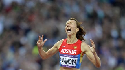 L'athl&egrave;te russe Mariya Savinova, lors de sa victoire sur le 800 m aux Jeux olympiques de Londres (Royaume-Uni), le 11 ao&ucirc;t 2012. Un documentaire allemand, diffus&eacute; le 1er ao&ucirc;t 2015, l'accuse de dopage. (ERIC FEFERBERG / AFP)