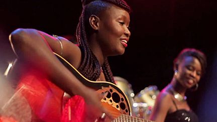 La chanteuse sénégalaise Marema
 (Capture d&#039;écran / Clip &quot;Femme d&#039;affaires&quot;)