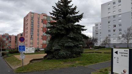 L'un des deux suspects&nbsp;vivait dans ce quartier de Clermont-Ferrand&nbsp;(Puy-de-Dôme), photographié le 21 février 2017.&nbsp; (THIERRY ZOCCOLAN / AFP)