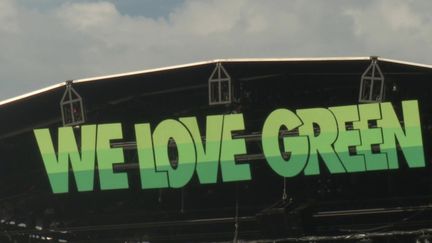 Le festival We Love Green, qui se tient depuis le jeudi 2 juin jusqu'au dimanche 5 juin, se démarque en adoptant de nombreuses mesures écoresponsables. Cet événement attire également de nombreuses stars de la musique. (CAPTURE ECRAN FRANCE 3)