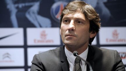 Leonardo, le directeur sportif du PSG, lors d'une conf&eacute;rence de presse &agrave; Paris le 18 juillet 2012.&nbsp; (BERTRAND GUAY / AFP)