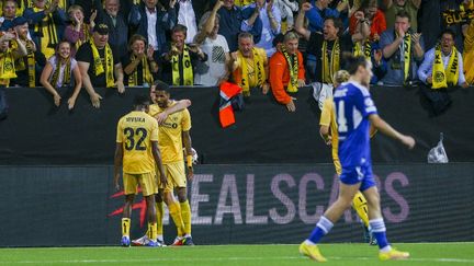 Les joueurs du FC&nbsp;Bodø/Glimt célébrant leur but contre le Dinamo Zagreb (1-0), le 16 août 2022. (MATS TORBERGSEN / NTB)