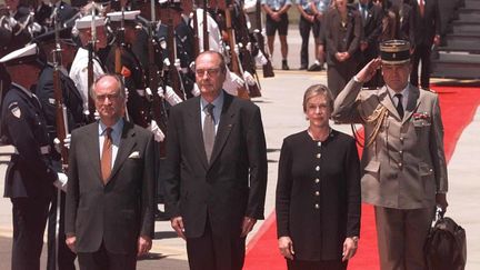 L'ancien aide de camp du président Jacques Chirac,&nbsp;Peer de Jong (D), lors d'un&nbsp;sommet du G8&nbsp;à Denver aux États-Unis, le 20 juin 1997. (LUKE FRAZZA / AFP)