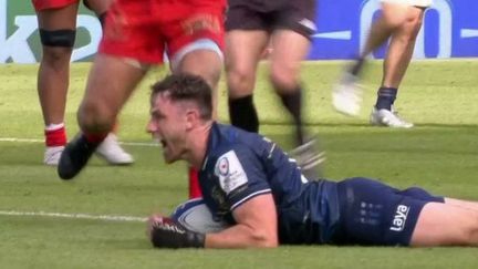 Immense, dévastateur, impérial, le Leinster finit en maîtrise ce match avec un dernier essai d'Hugo Keenan après un nouveau coup de maître de James Lowe. Byrne transforme, 40-17, et le Stade Toulousain sorten demi-finale face à des Irlandais, trop forts.