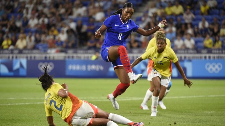 Grace Geyoro, avec le maillot des Bleues, lors d'un match France-Colombie durant les Jeux olympiques de Paris 2024, le 25 juillet. (HERVIO JEAN-MARIE / KMSP / AFP)