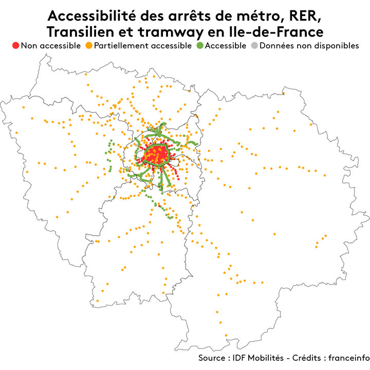 Metro line 14 and the tramway are the only means of transport that are fully accessible to people with reduced mobility. (LEA PRATI / FRANCEINFO)