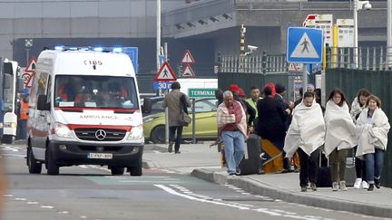 Les contrôles se renforcent dans les aéroports européens