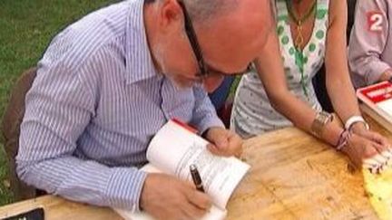 &quot;La forêt des livres&quot; attire les foules à Chanceaux-Près-Loches
 (Culturebox)