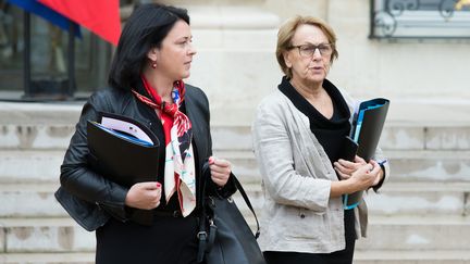 Les ministres Sylvia Pinel et Marylise Lebranchu à la sortie du Conseil des ministres, le 15 octobre 2014 à l'Elysée. (MAXPPP)