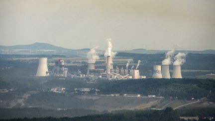 La centrale au charbon de Turow à la frontière entre la Pologne et la République tchèque, le 28 juin 2021. (MICHAL CIZEK / AFP)