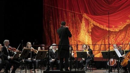 14 juillet : le Palais Garnier rend hommage au personnel soignant