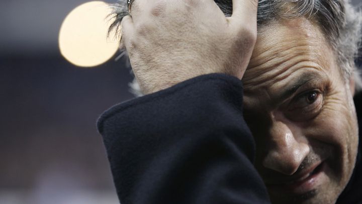 Jos&eacute; Mourinho, alors au Real Madrid, lors d'un match au stade Vicente-Calderon de Madrid (Espagne), le 29 d&eacute;cembre 2010.&nbsp; (SUSANA VERA / REUTERS)