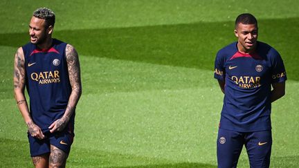 Neymar et Kylian Mbappé à l'entrainement avec le PSG, le 20 juillet 2023. (MAXPPP)