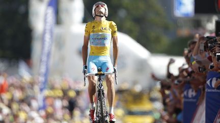 &nbsp; (Vincenzo Nibali file vers la victoire finale. © Reuters)