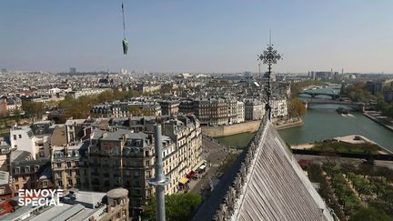 Quand les statues de Notre-Dame s'envolaient pour être restaurées... quatre jours avant l'incendie (ENVOYÉ SPÉCIAL  / FRANCE 2)