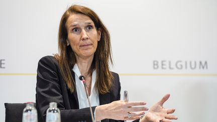 La Première ministre belge, Sophie Wilmès, lors d'une conférence de presse à Bruxelles, le 24 avril 2020. (POOL DAINA LE LARDIC / BELGA MAG / AFP)