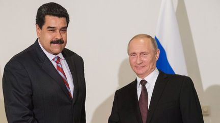 Le président vénézuélien, Nicolas Maduro, et son homologue russe, Vladimir Poutine, au Congrès mondial de l'Energie à Istanbul en Turquie, le 10 octobre 2016. (SERGEY GUNEEV / SPUTNIK)