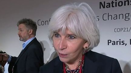 Les socialistes, les écologistes et les communistes suggèrent le nom de Laurence Tubiana, directrice de la Fondation européenne pour le climat et ex-négociatrice en chef des accords de Paris, pour le poste de Premier ministre. Mais ce nom fait grincer des dents du côté de La France insoumise. (FRANCEINFO)