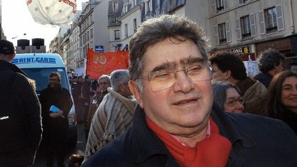 Claude Allègre participe à une manifestation de chercheurs et d'enseignants, à Paris, le 29 janvier 2004. (AFP - Stéphane de Sakutin)