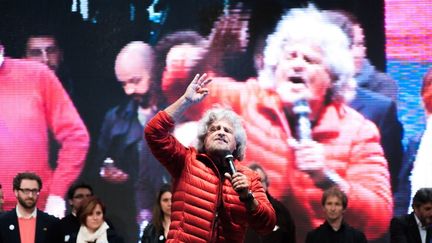 Beppe Grillo, leader du Mouvement 5 Etoiles, le 6 mai 2014 &agrave; Palerme (Italie). (GUGLIELMO MANGIAPANE  / AFP)