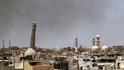 La grande mosquée Al-Nouri et le minaret penché de Mossoul (Irak), le 24 mai 2017. (AHMAD AL-RUBAYE / AFP)