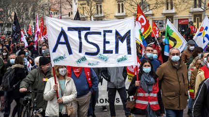 Une manifestation en soutien aux Atsem, en février 2021. Photo d'illustration. (CLEMENTZ MICHEL / MAXPPP)