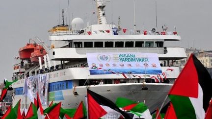 Le Mavi Marmara, bateau turc pris d'assaut par les forces israéliennes près de Gaza, de retour à Istanbul le 26-12-2010 (AFP / Mustafa Ozer)