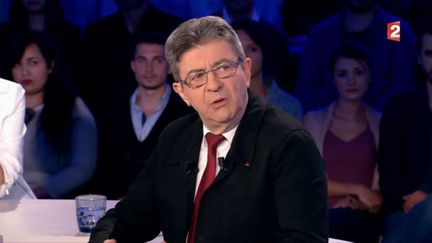 Le candidat de la France insoumise Jean-Luc Mélenchon sur le plateau de l'émission de France 2 "On n'est pas couché", le 8 avril 2017. (FRANCE 2)