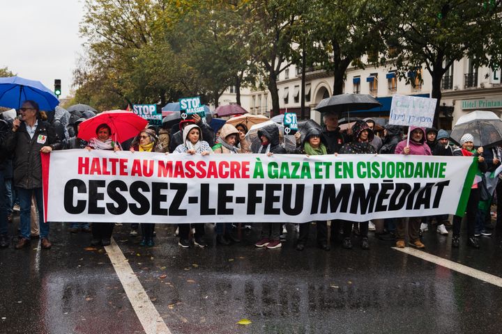 In Paris, on November 18, 2023, demonstrators called for a ceasefire in Gaza.  (REMI BREMOND / HANS LUCAS / AFP)