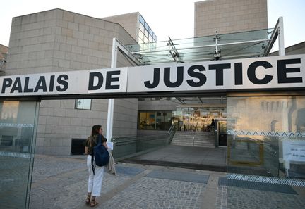 Le palais de justice d'Avignon où s'est tenu le procès des viols de Mazan, septembre 2024. (CHRISTOPHE SIMON / AFP)