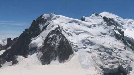 Mont-Blanc : deux alpinistes portés disparus après une avalanche (France 2)