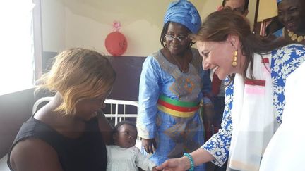 Ségolène Royal inaugure une "maternité solaire" le 13 mai 2019 au Cameroun. (AMBASSADE DE FRANCE AU CAMEROUN)