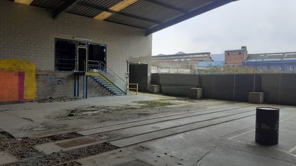 A Revin (Ardennes), les 6 hectares de friche de l’ancienne usine Porcher, inoccupés depuis 2011, devaient accueillir les Cycles Mercier. (ALEXANDRE BLANC / RADIO FRANCE)