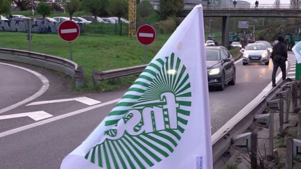 Colère des agriculteurs : un barrage filtrant en Île-de-France