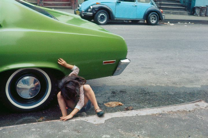 Helen Levitt, "New York", 1980, collection privée, film document LCC, avec l'aimable autorisation de Thomas Zander Gallery, Cologne (© Rencontres d'Arles)