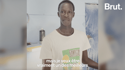 Son plus grand rêve, c’est d’être l’un des meilleurs shapers d’Afrique et pourquoi pas, du monde. Pape Diouf est surfeur mais surtout le fondateur de Sunugal Surfboard Repair où il fabrique des planches de surf recyclables.