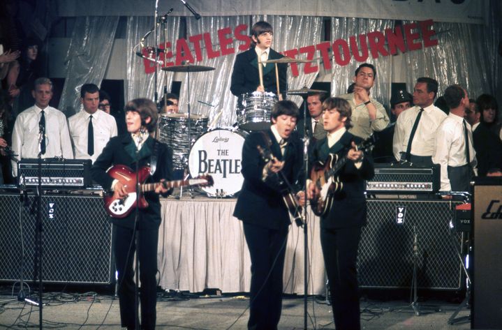 Les Beatles se produisent sur scène au Circus-Krone-Bau, le 24 juin 1966, à Munich, en Allemagne. (ICON AND IMAGE / MICHAEL OCHS ARCHIVES)