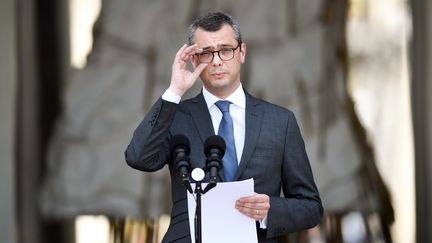 Alexis Kohler, secrétaire général de l'Elysée, annonce la composition du gouvernement, à l'Elysée, le 17 mai 2017.&nbsp; (STEPHANE DE SAKUTIN / AFP)