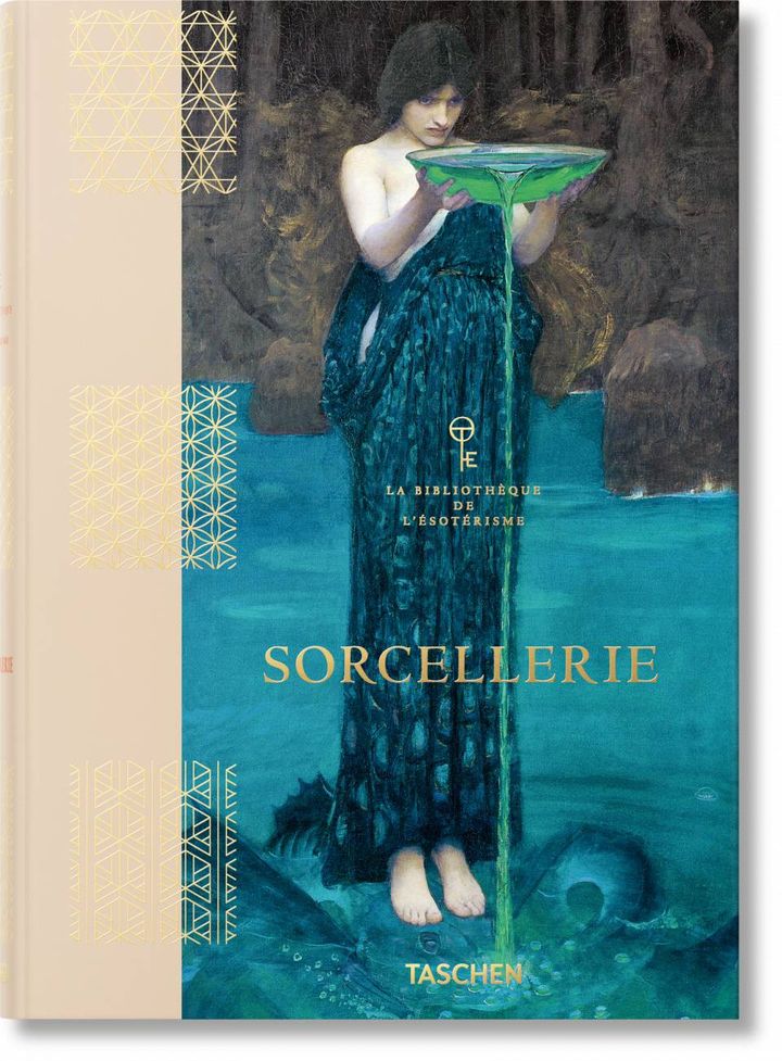 Circé&nbsp;Invidiosa&nbsp;de John William&nbsp;Waterhouse, 1892,&nbsp;Première de couverture de "Sorcellerie", ouvrage&nbsp;Collectif (2022). (EDITIONS TASCHEN)